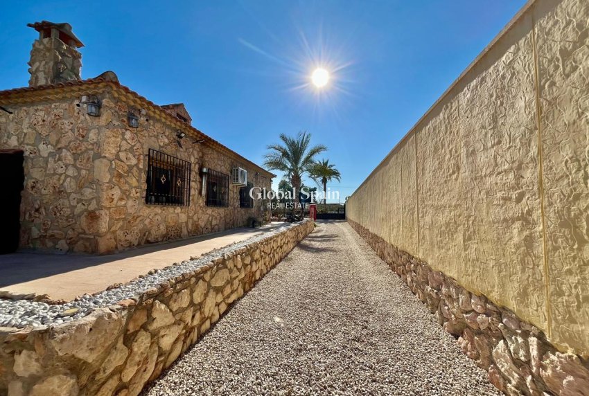 Resale - HOUSE -
FORTUNA - Inland