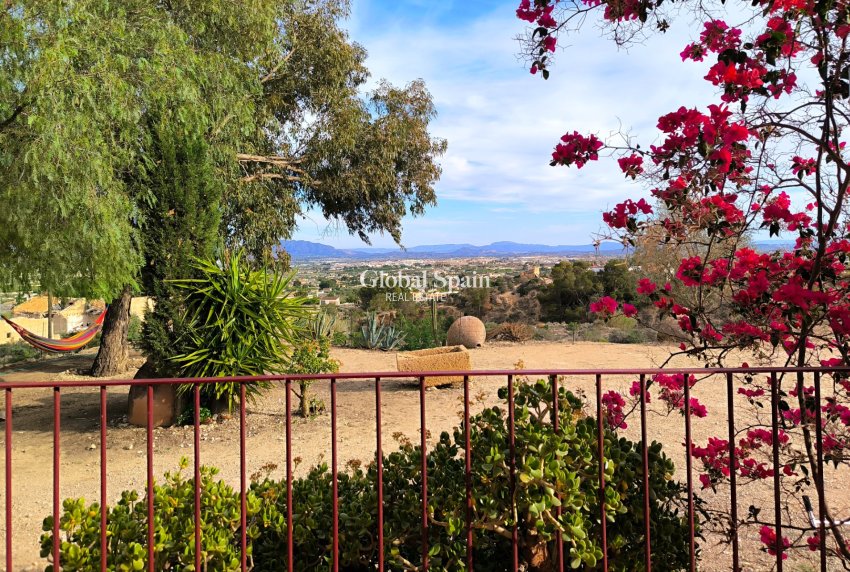 Resale - HOUSE -
FORTUNA - Inland