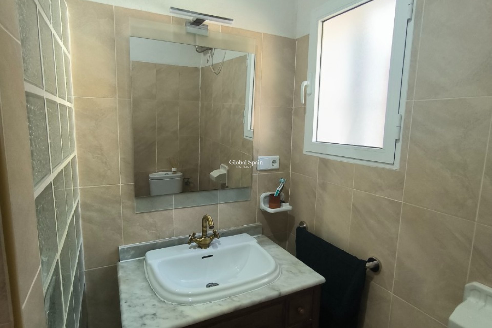 Resale - HOUSE -
FORTUNA - Inland