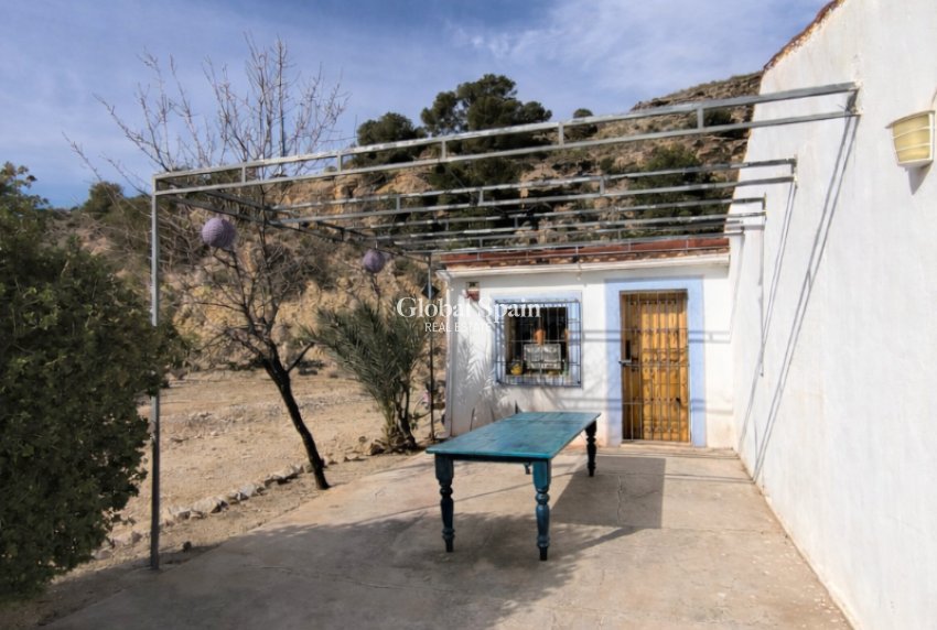 Resale - HOUSE -
FORTUNA - Inland