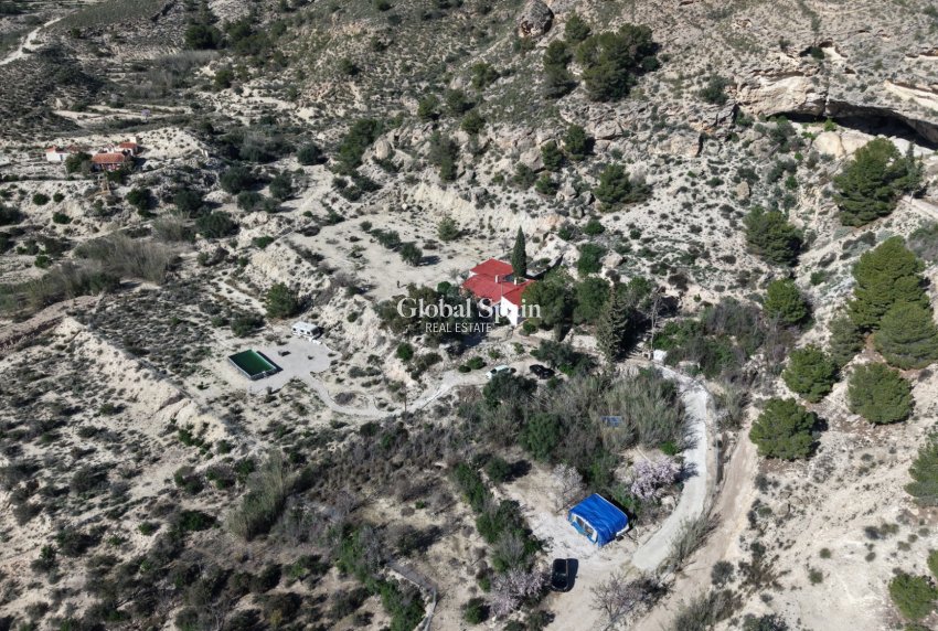 Resale - HOUSE -
FORTUNA - Inland