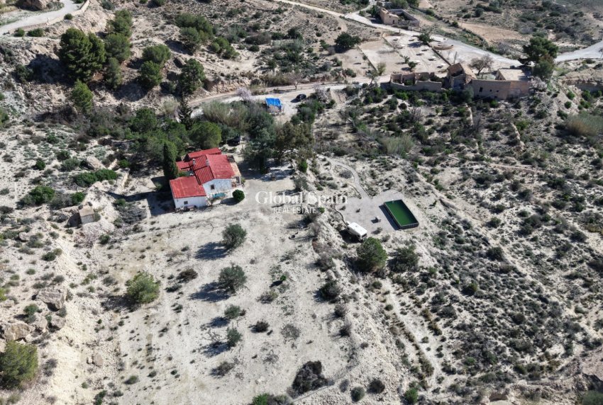 Resale - HOUSE -
FORTUNA - Inland