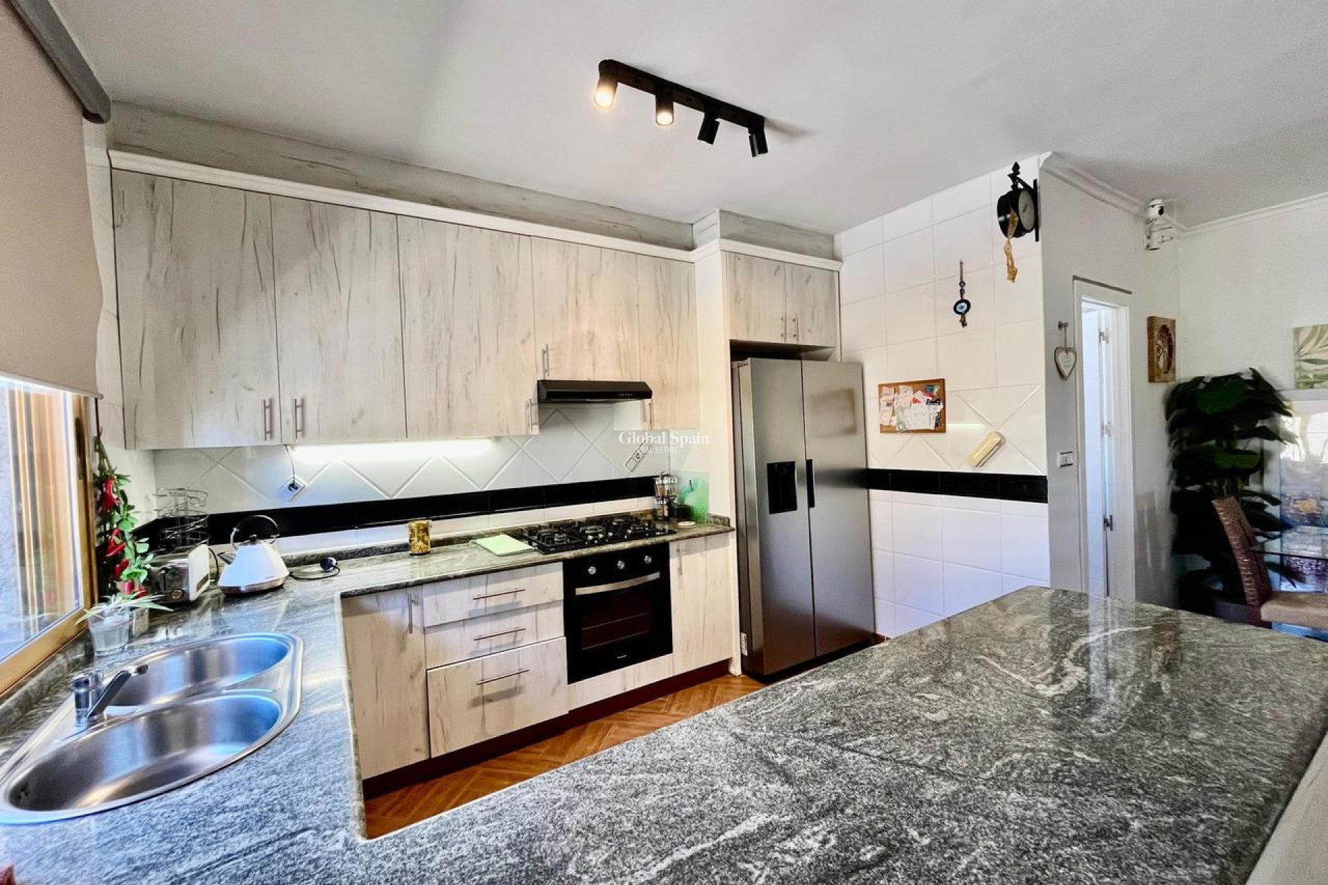 Resale - HOUSE -
FORTUNA - Inland