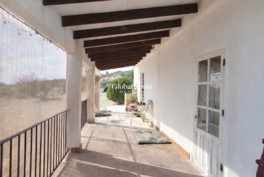 Resale - HOUSE -
FORTUNA - Inland