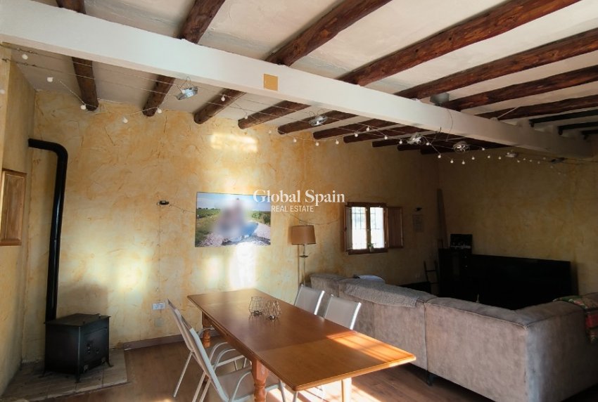 Resale - HOUSE -
FORTUNA - Inland