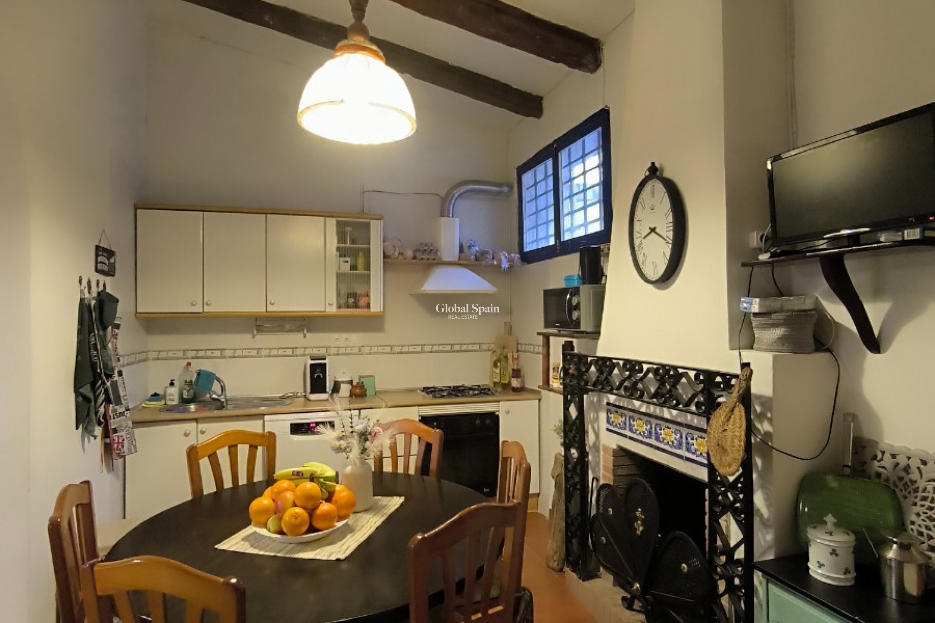 Resale - HOUSE -
FORTUNA - Inland