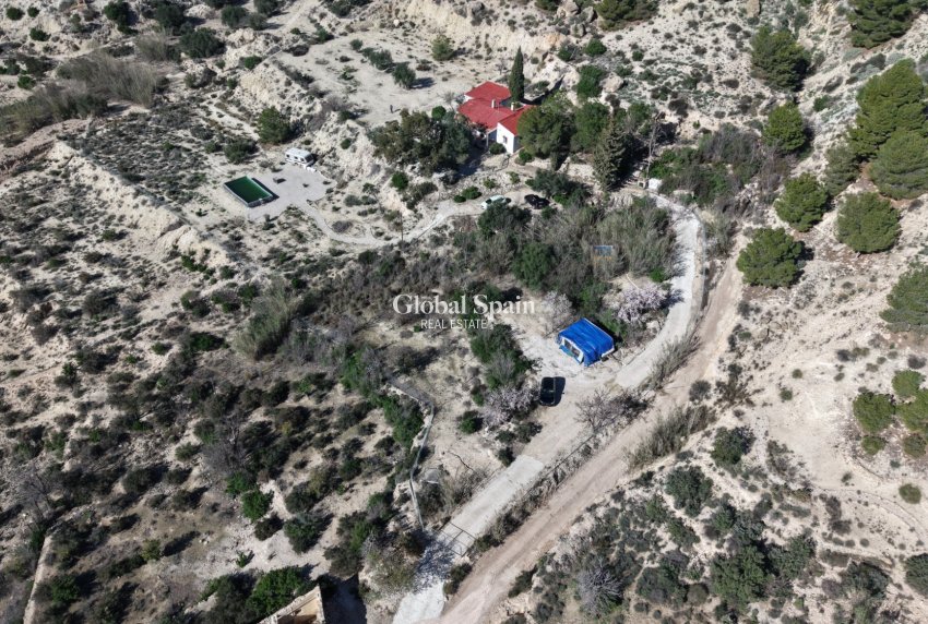 Resale - HOUSE -
FORTUNA - Inland