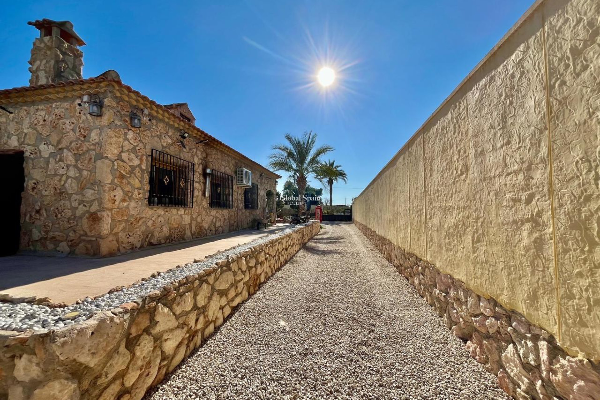 Resale - HOUSE -
FORTUNA - Inland