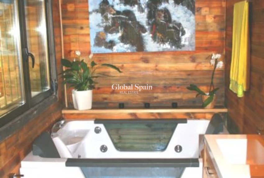 Resale - HOUSE -
GEA Y TRUYOLS - Inland