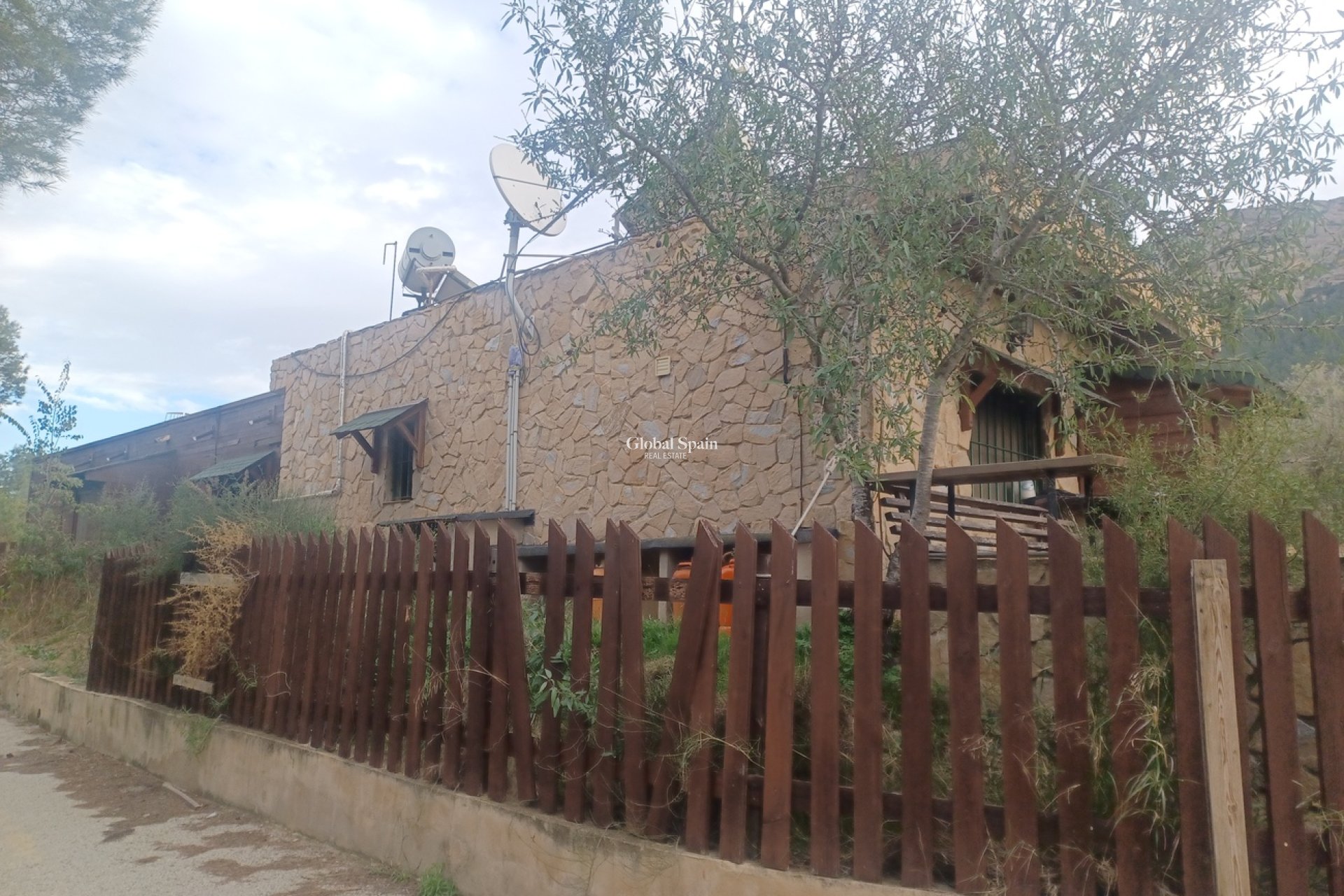 Resale - HOUSE -
GEA Y TRUYOLS - Inland