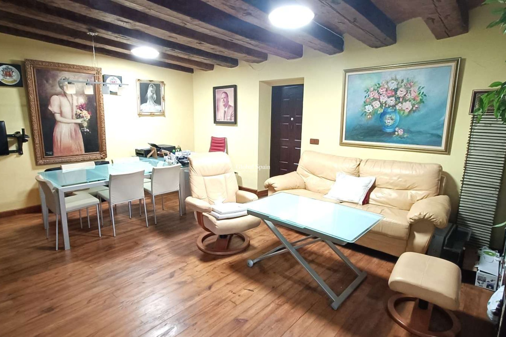 Resale - HOUSE -
GEA Y TRUYOLS - Inland
