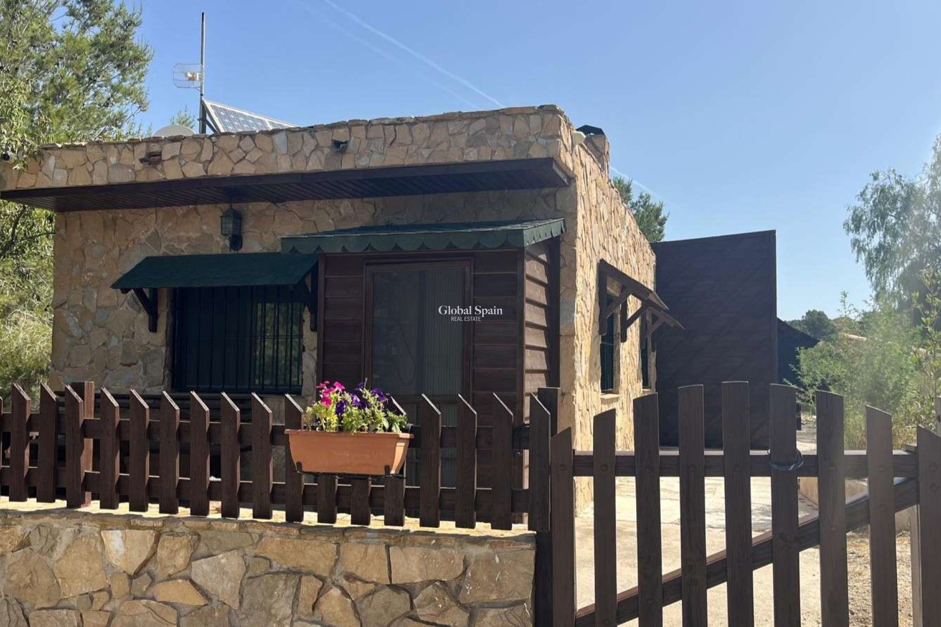 Resale - HOUSE -
GEA Y TRUYOLS - Inland
