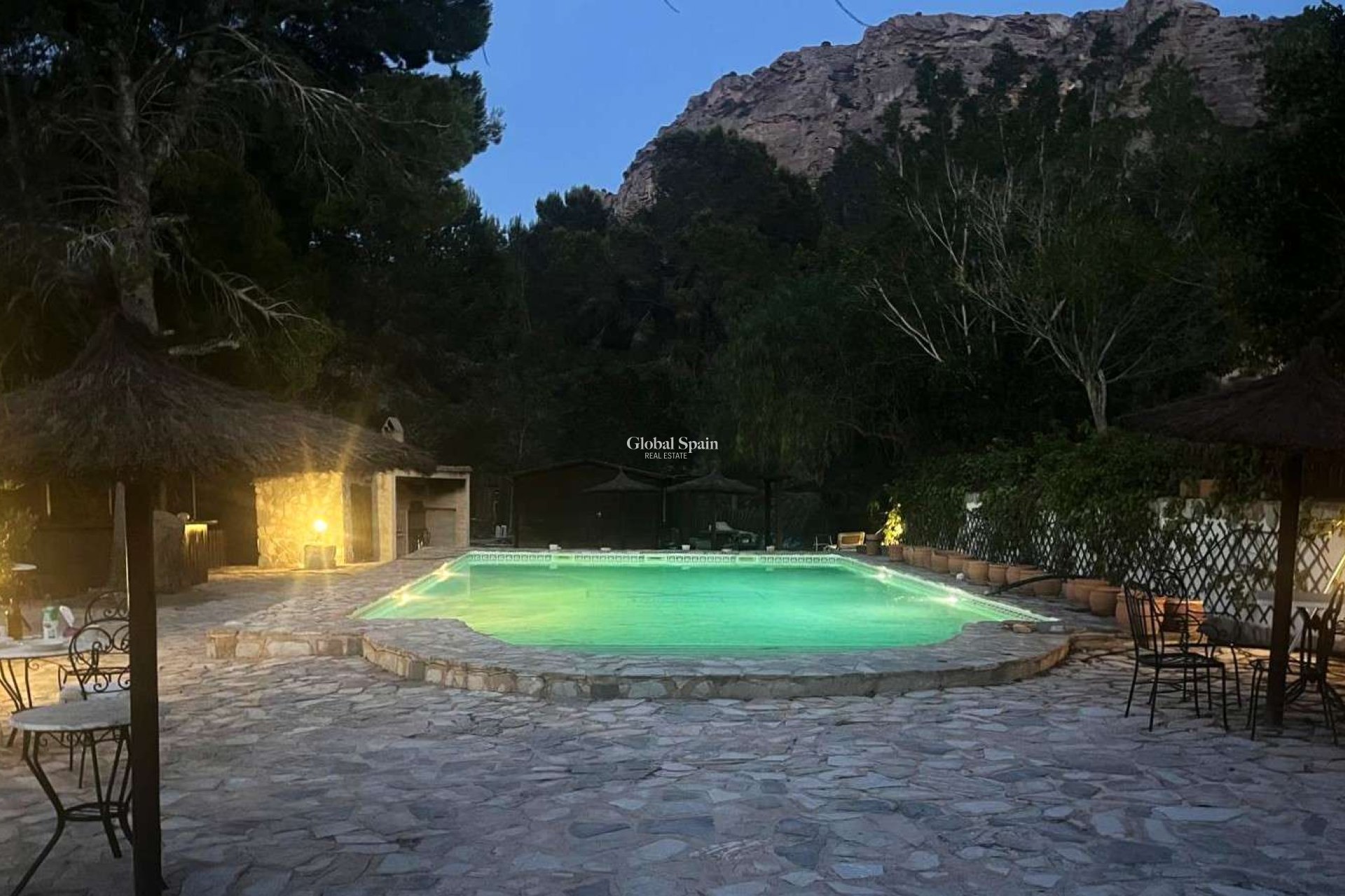 Resale - HOUSE -
GEA Y TRUYOLS - Inland