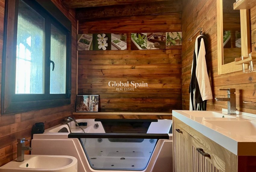 Resale - HOUSE -
GEA Y TRUYOLS - Sierra de Columbares Natural Park