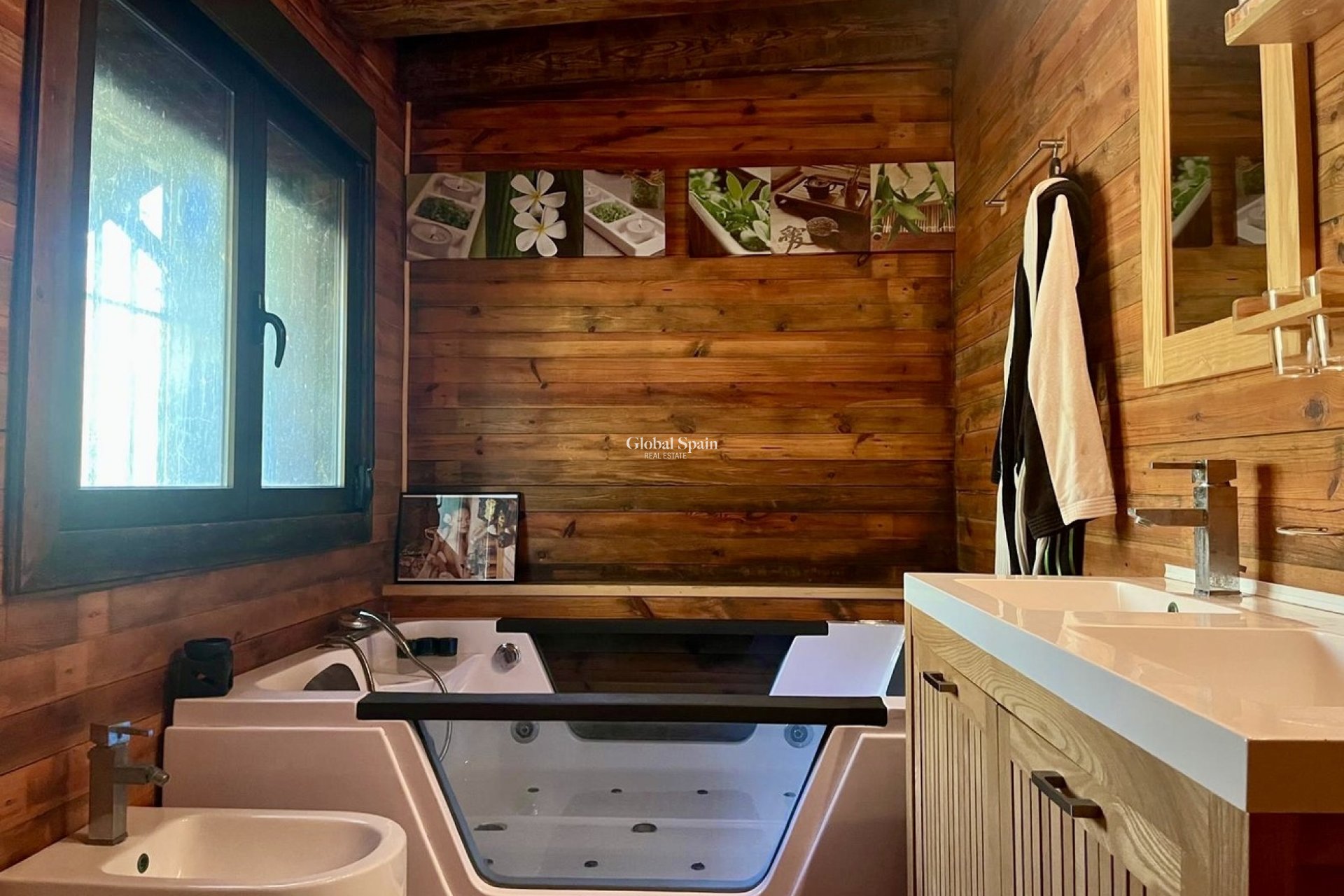 Resale - HOUSE -
GEA Y TRUYOLS - Sierra de Columbares Natural Park