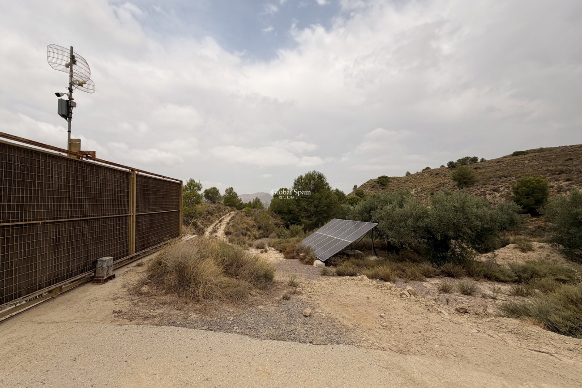 Resale - HOUSE -
GEA Y TRUYOLS - Sierra de Columbares Natural Park