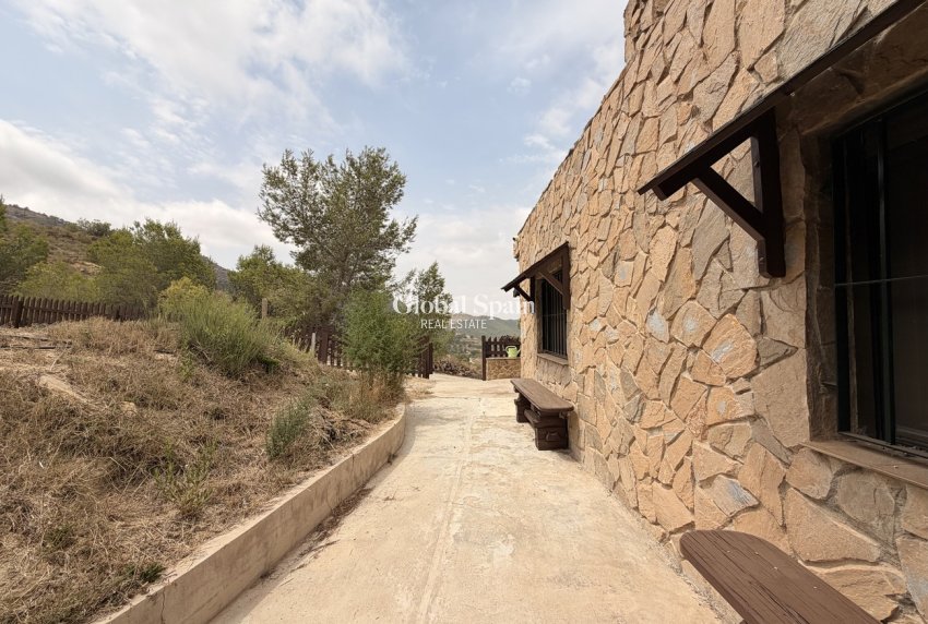 Resale - HOUSE -
GEA Y TRUYOLS - Sierra de Columbares Natural Park