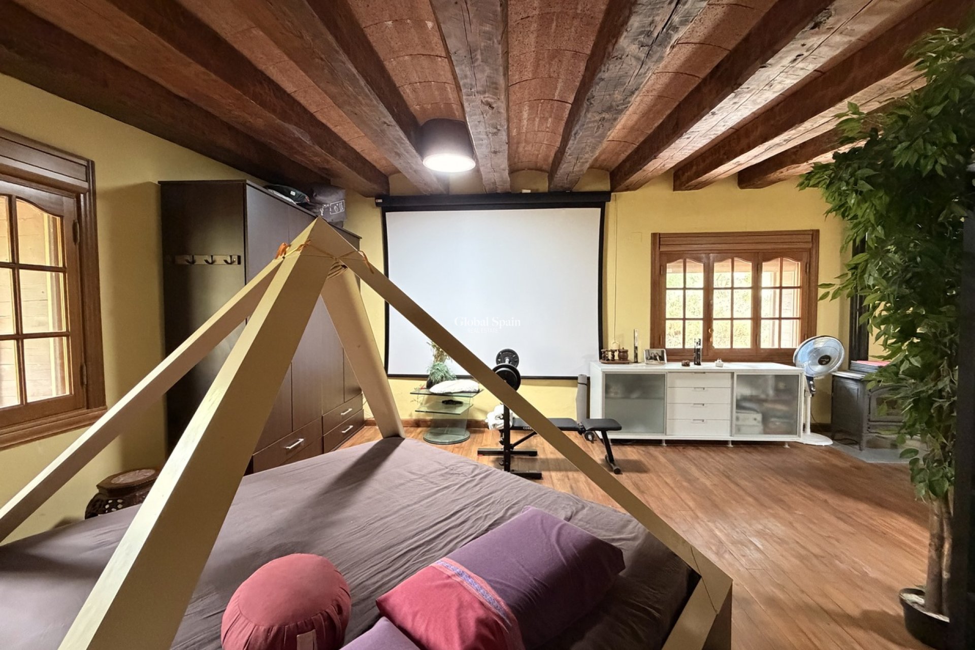 Resale - HOUSE -
GEA Y TRUYOLS - Sierra de Columbares Natural Park
