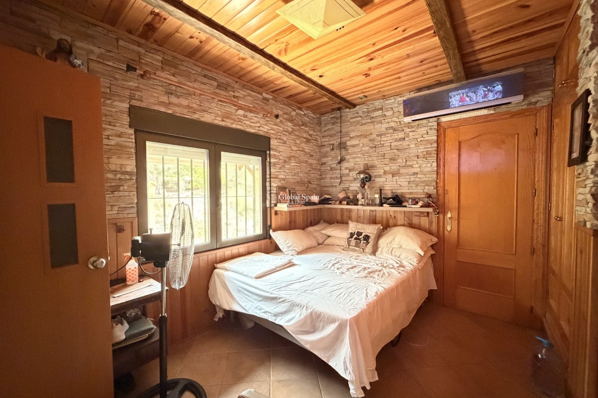 Resale - HOUSE -
GEA Y TRUYOLS - Sierra de Columbares Natural Park