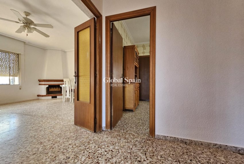 Resale - HOUSE -
GUARDAMAR DEL SEGURA - Buenavista