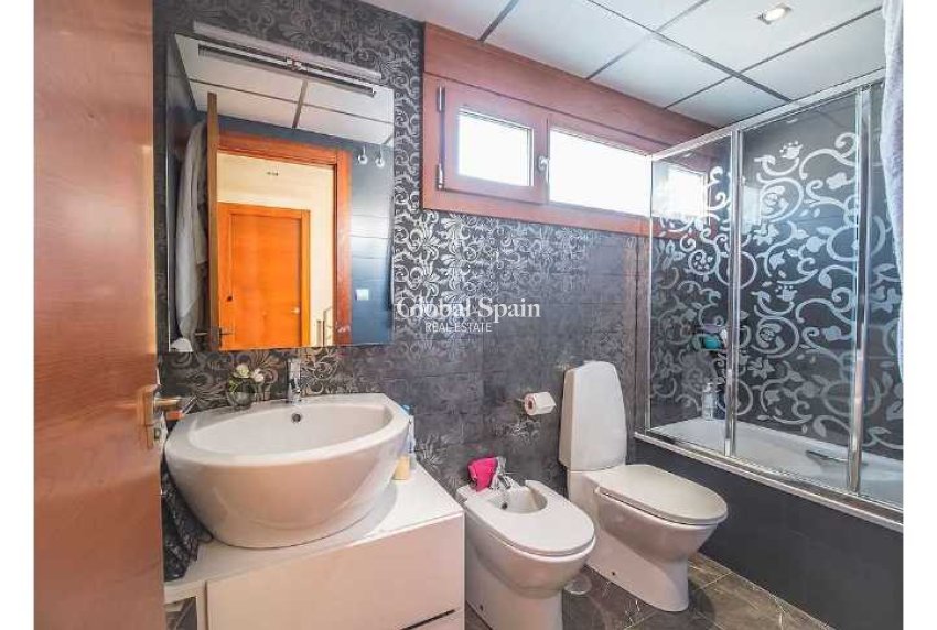 Resale - HOUSE -
GUARDAMAR DEL SEGURA - Costa Blanca