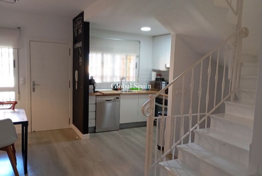 Resale - HOUSE -
GUARDAMAR DEL SEGURA - Costa Blanca