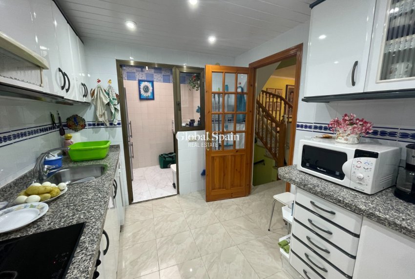 Resale - HOUSE -
GUARDAMAR DEL SEGURA - Costa Blanca