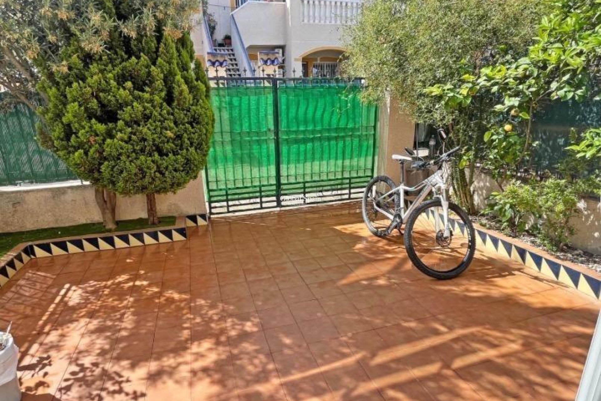 Resale - HOUSE -
GUARDAMAR DEL SEGURA - El Edén - Los Estaños