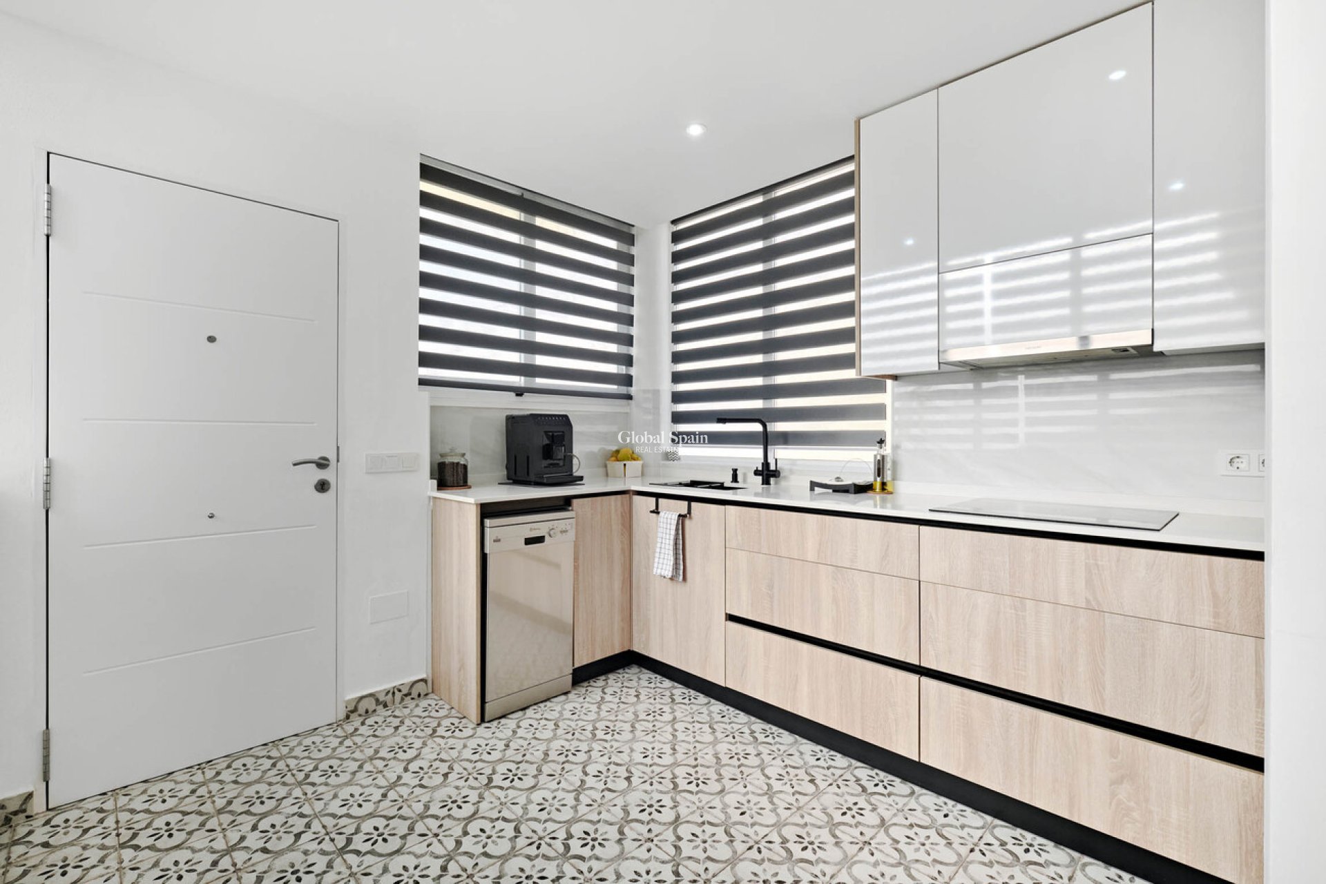 Resale - HOUSE -
GUARDAMAR DEL SEGURA - EL RASO