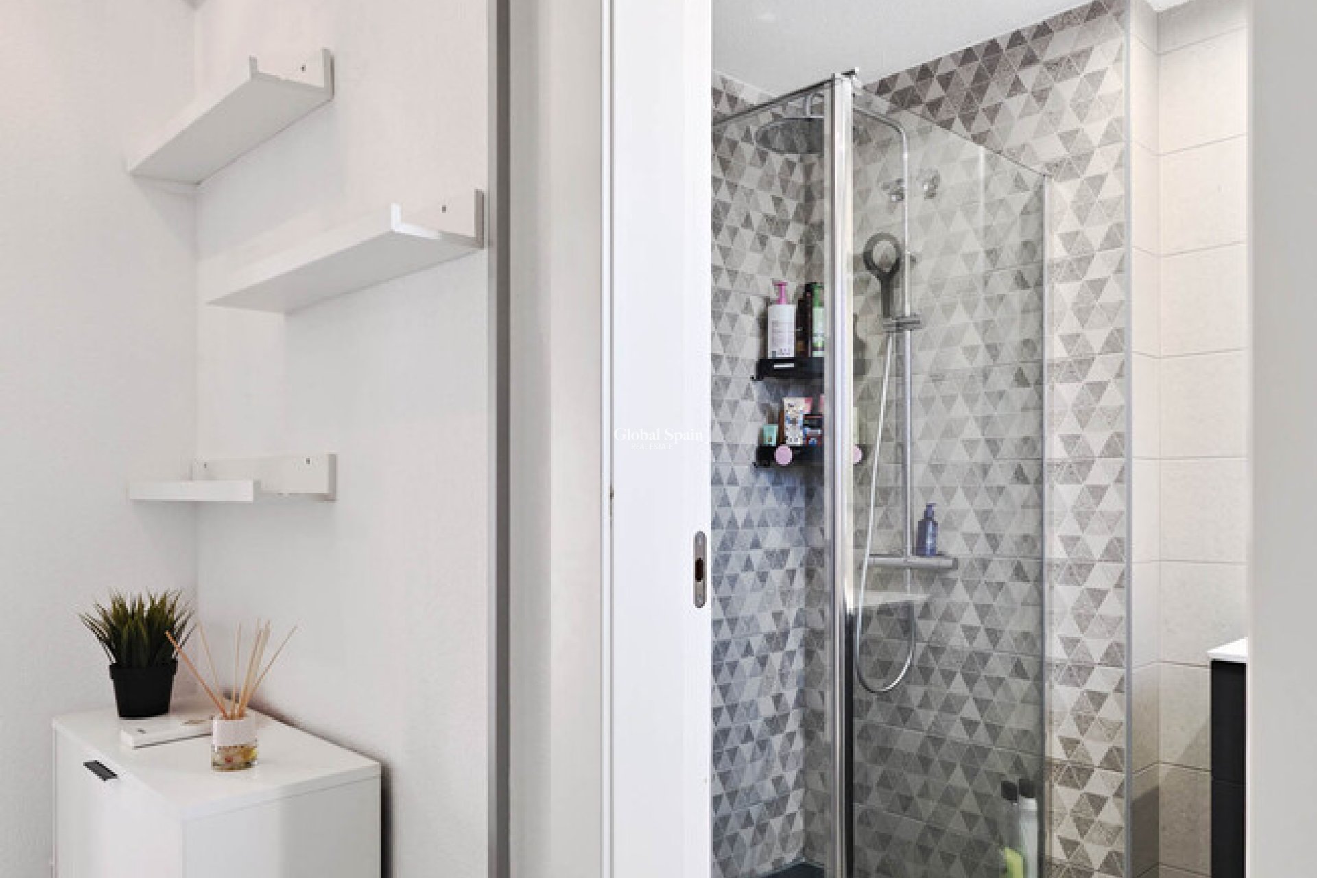 Resale - HOUSE -
GUARDAMAR DEL SEGURA - EL RASO