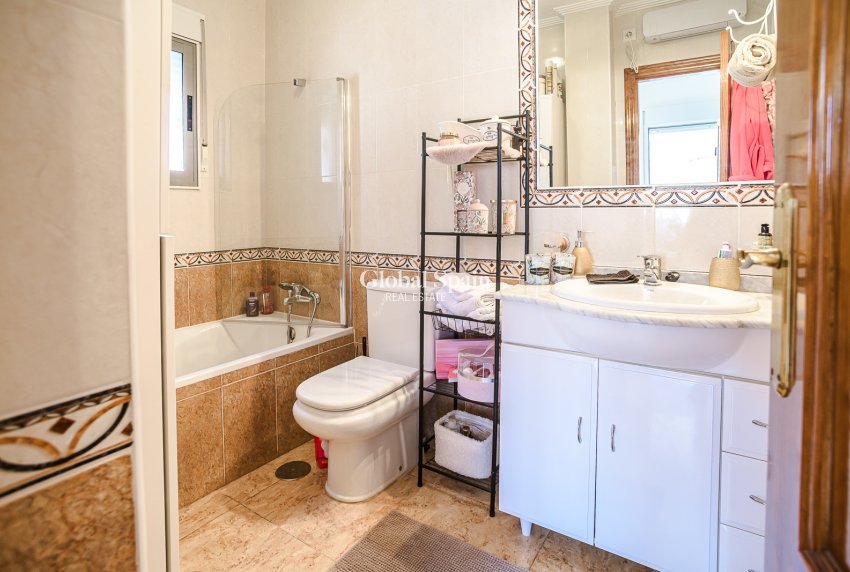 Resale - HOUSE -
GUARDAMAR DEL SEGURA - El Raso