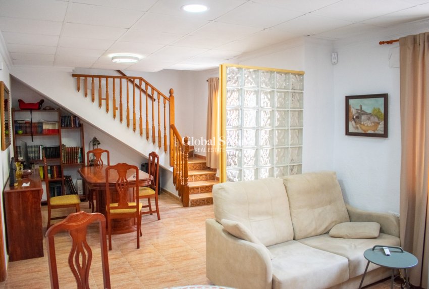 Resale - HOUSE -
GUARDAMAR DEL SEGURA - Guardamar pueblo