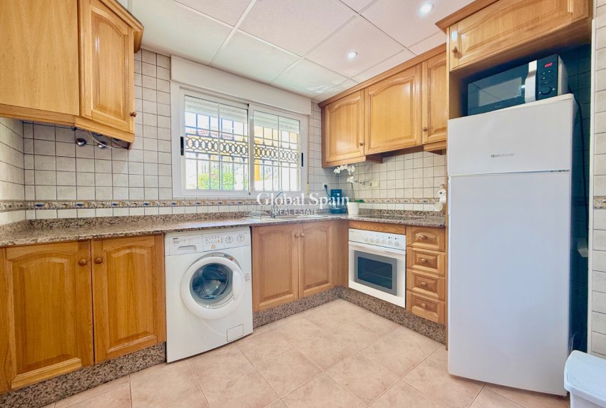 Resale - HOUSE -
GUARDAMAR DEL SEGURA - Guardamar