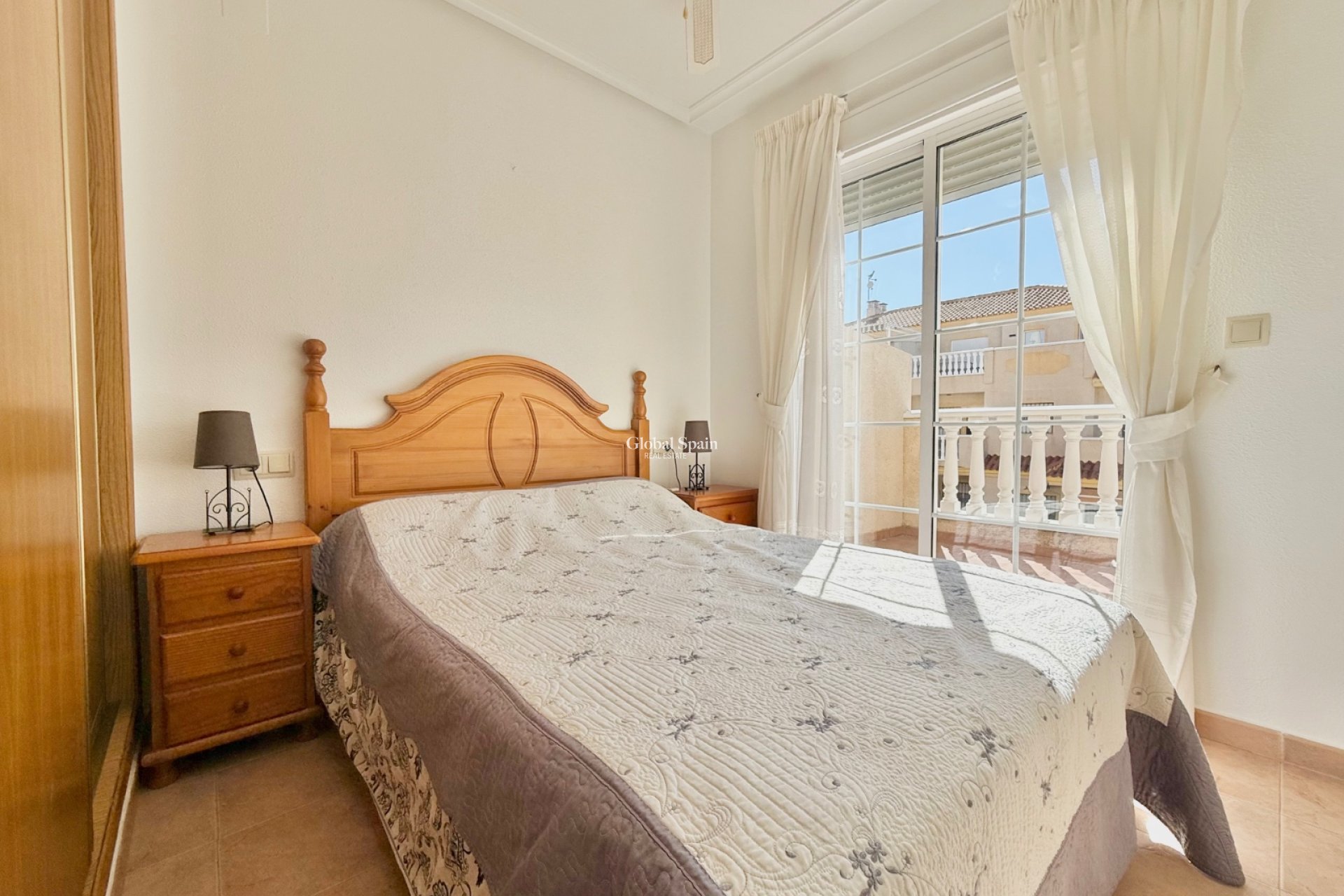 Resale - HOUSE -
GUARDAMAR DEL SEGURA - Guardamar