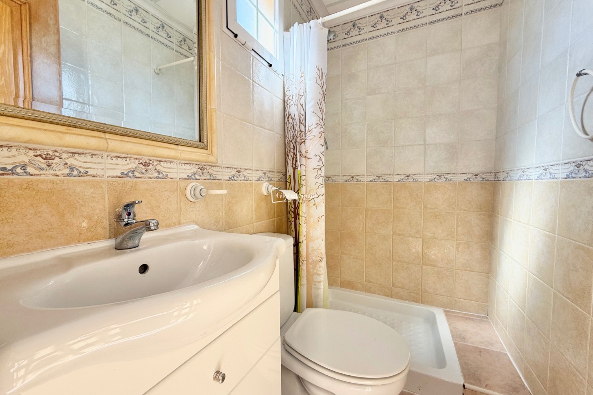 Resale - HOUSE -
GUARDAMAR DEL SEGURA - Guardamar