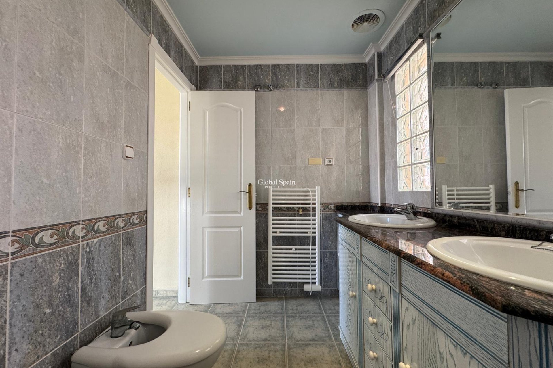 Resale - HOUSE -
GUARDAMAR DEL SEGURA
