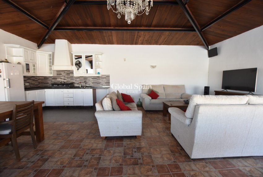 Resale - HOUSE -
HEREDADES - Costa Blanca