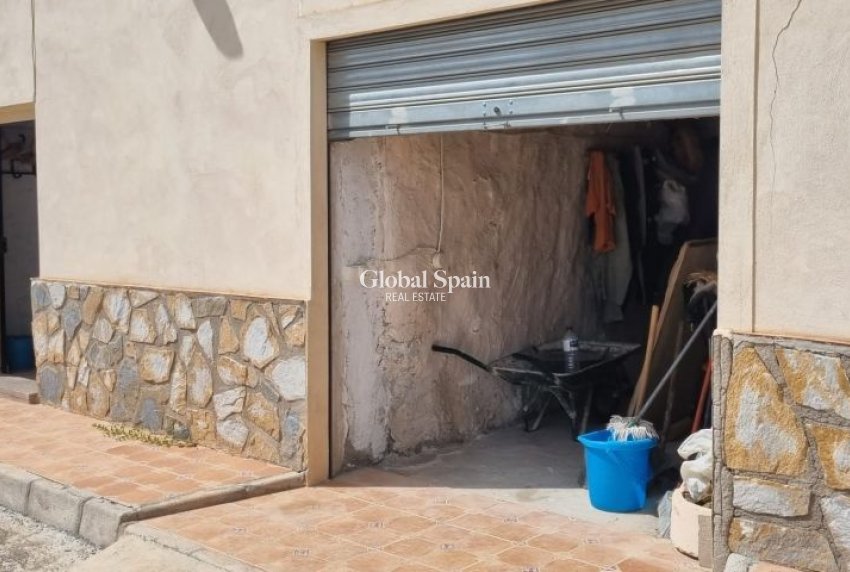 Resale - HOUSE -
HONDÓN DE LAS NIEVES - Inland