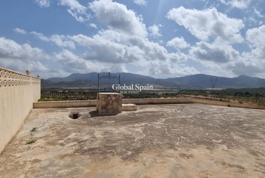 Resale - HOUSE -
HONDÓN DE LAS NIEVES - Inland