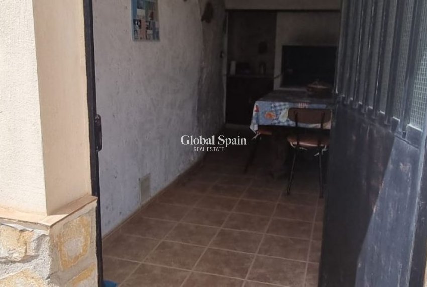 Resale - HOUSE -
HONDÓN DE LAS NIEVES - Inland