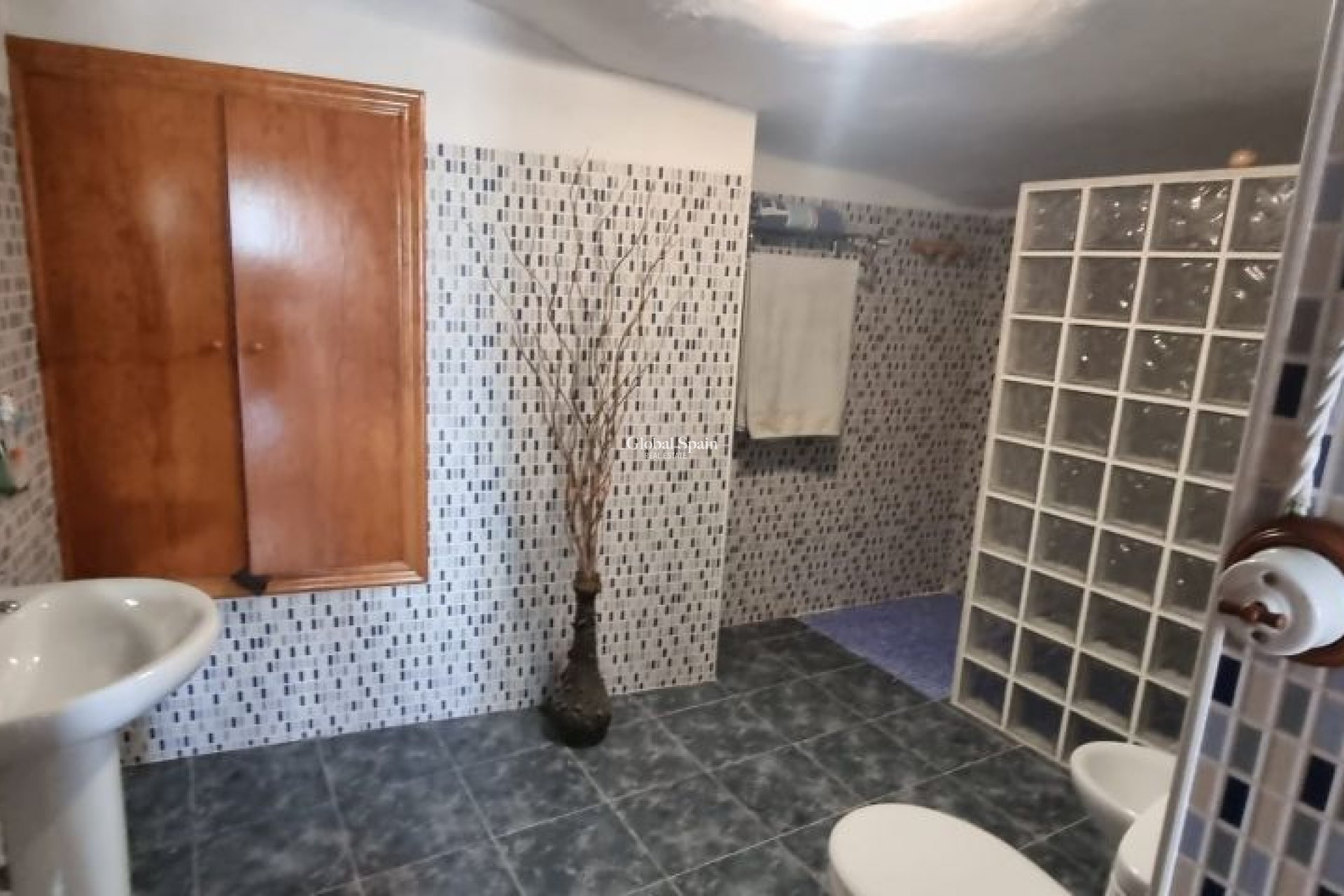 Resale - HOUSE -
HONDÓN DE LAS NIEVES - Inland