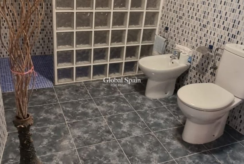 Resale - HOUSE -
HONDÓN DE LAS NIEVES - Inland