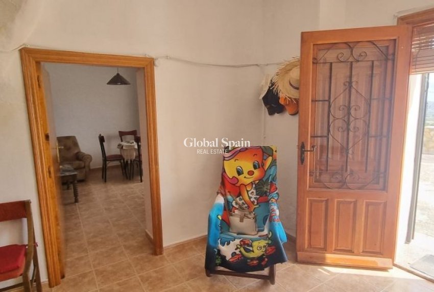 Resale - HOUSE -
HONDÓN DE LAS NIEVES - Inland