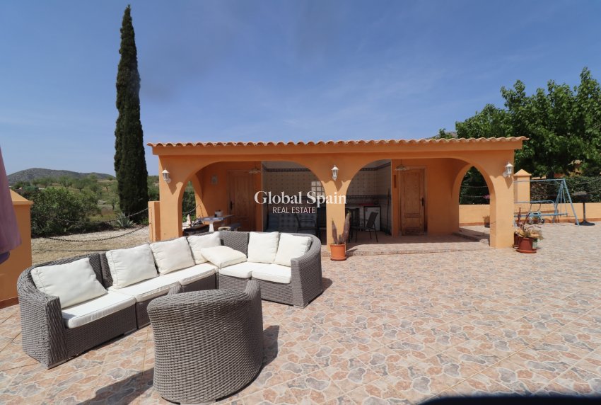 Resale - HOUSE -
HONDÓN DE LAS NIEVES - Inland