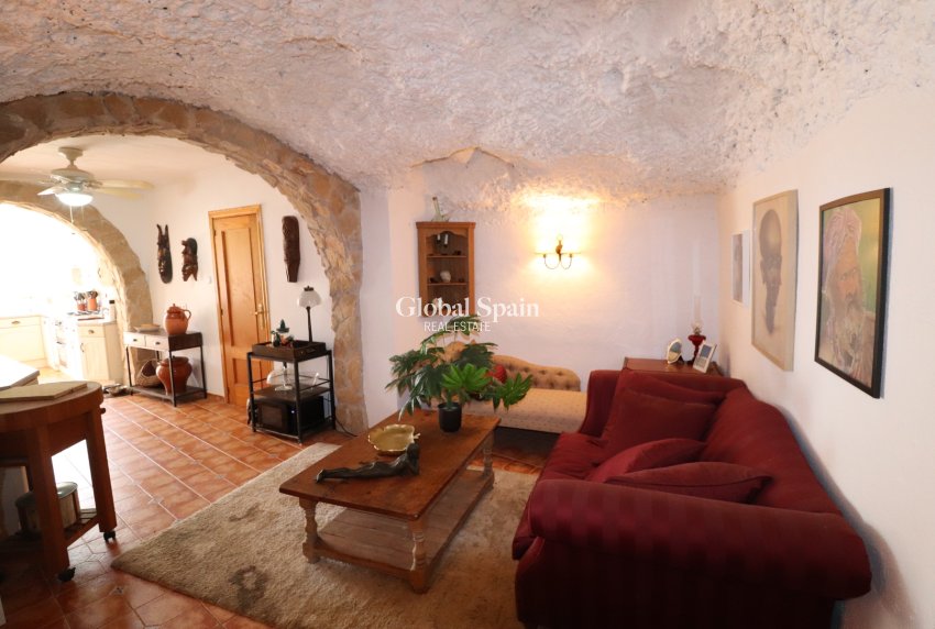Resale - HOUSE -
HONDÓN DE LAS NIEVES - Inland