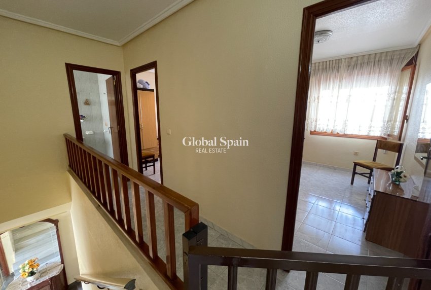 Resale - HOUSE -
JACARILLA - Inland