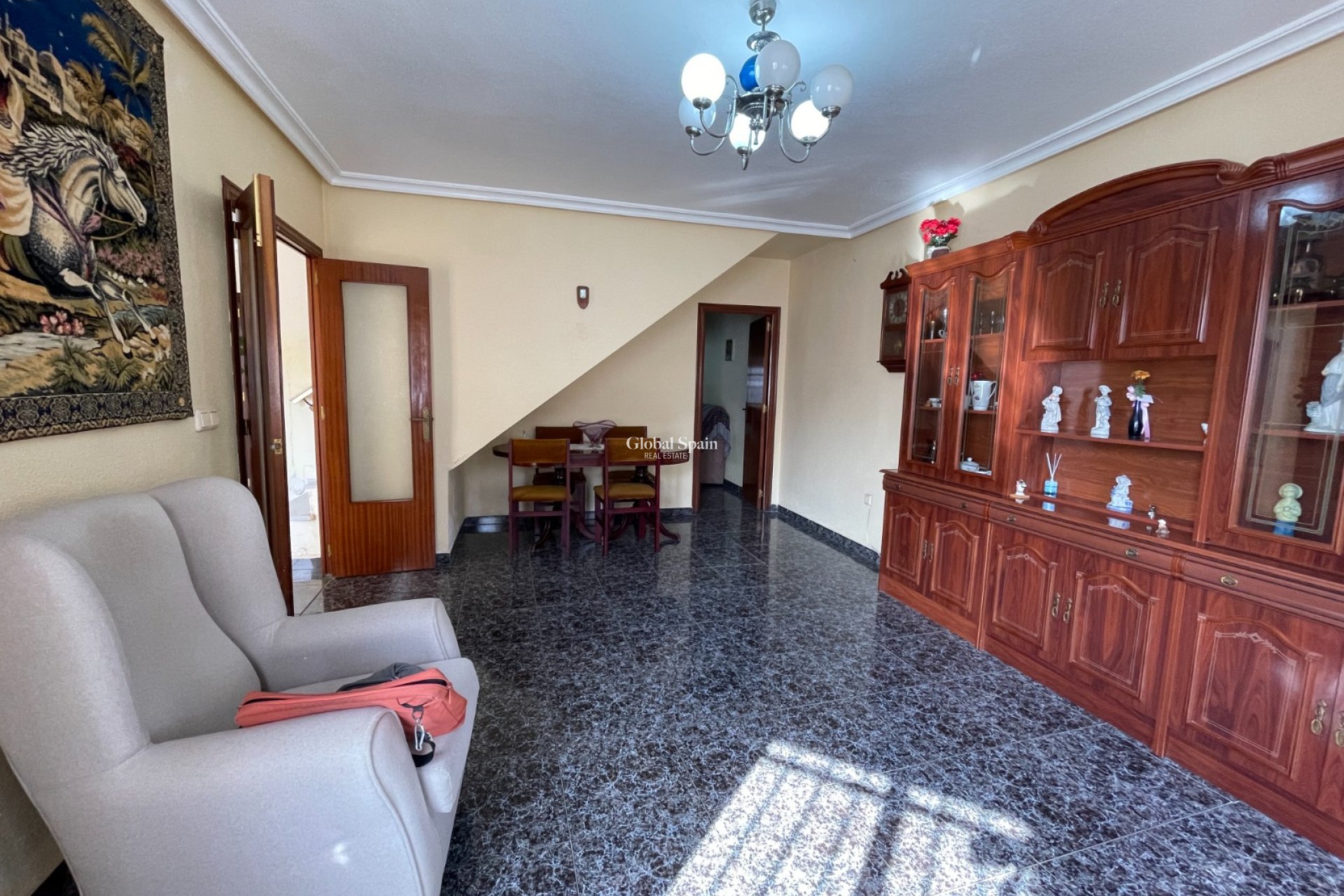 Resale - HOUSE -
JACARILLA - Inland