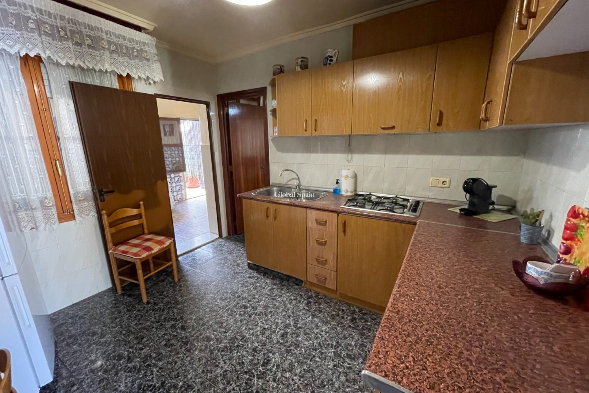 Resale - HOUSE -
JACARILLA - Inland