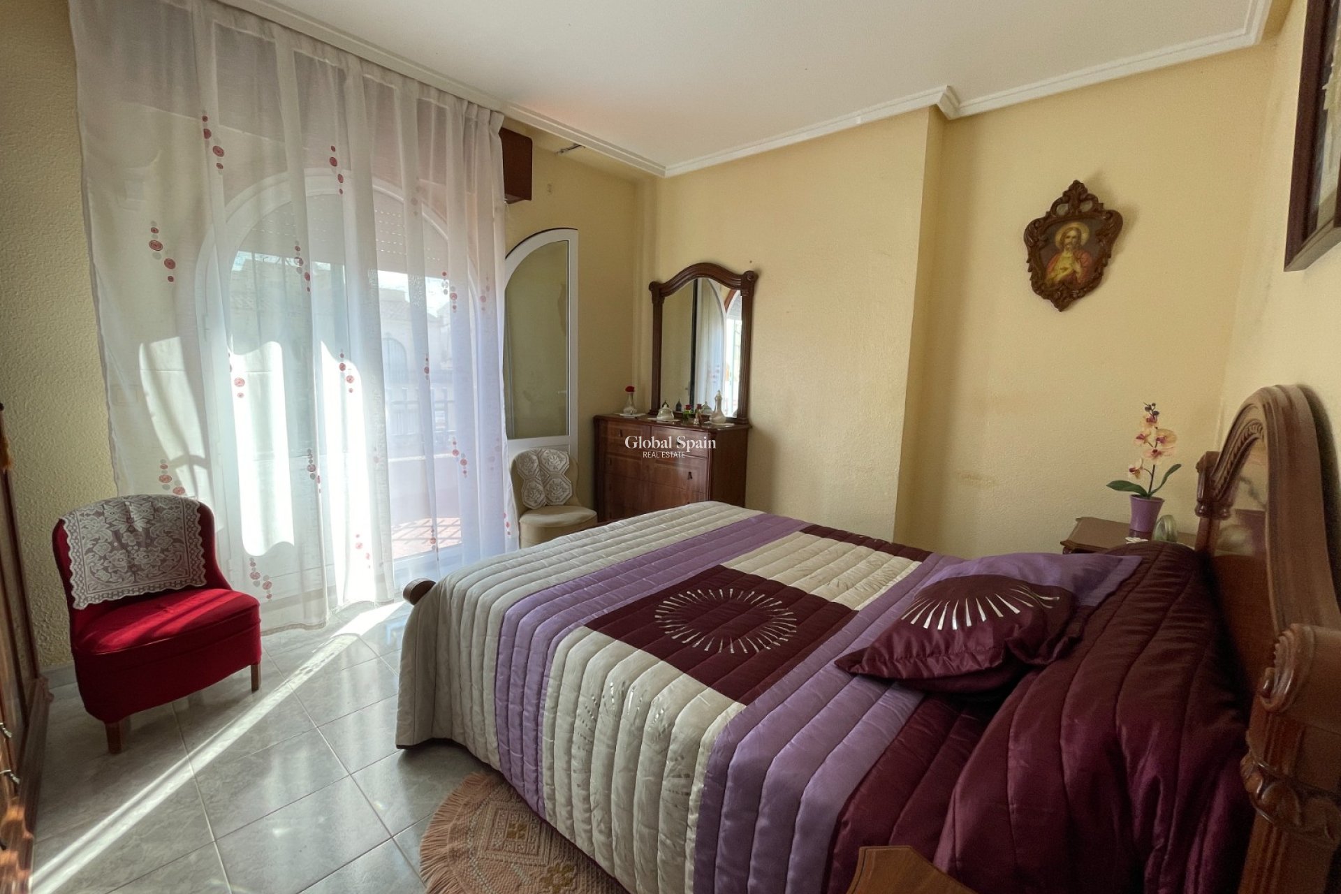 Resale - HOUSE -
JACARILLA - Inland