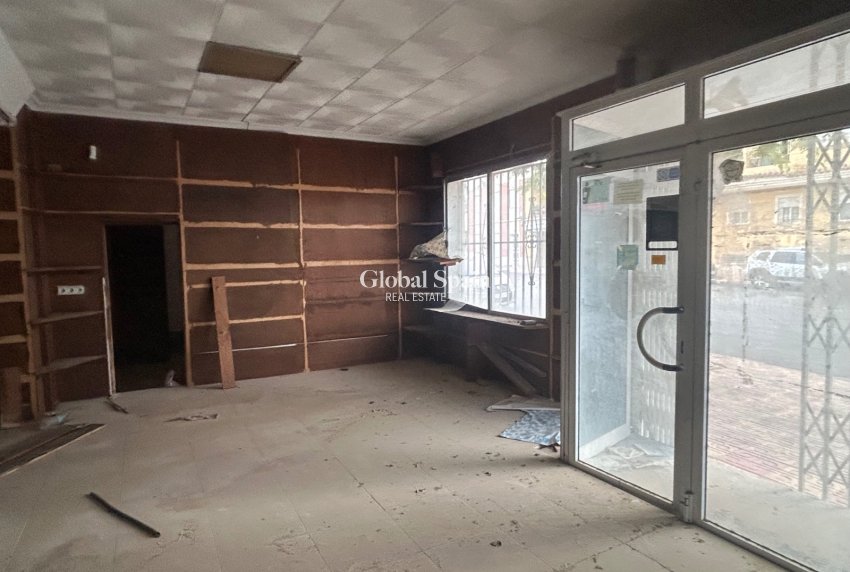 Resale - HOUSE -
JACARILLA - Inland